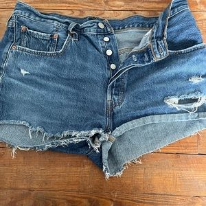 LEVIS 501 SHORTS 32